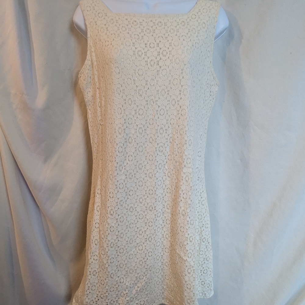 Elegant Cream Lace Sleeveless Top
